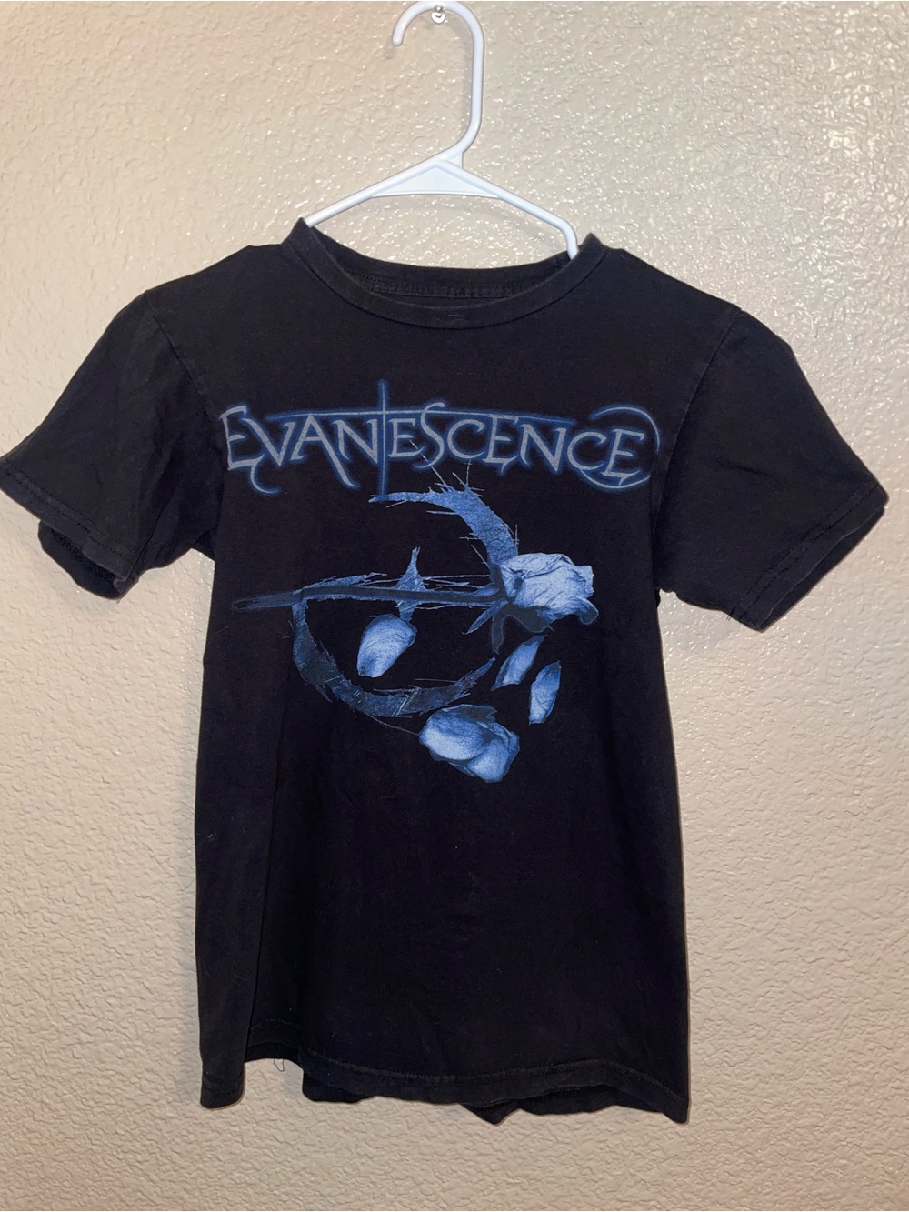Women’s evanescence Black Graphic Band Tee - Blue Logo Small